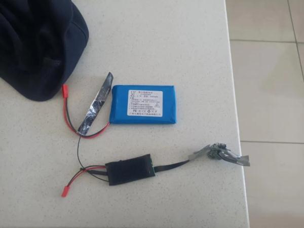 曝光!科目一考试作弊被抓现行,竟然携带…… 曝光!科目一考试作弊被抓现行,竟然携带……