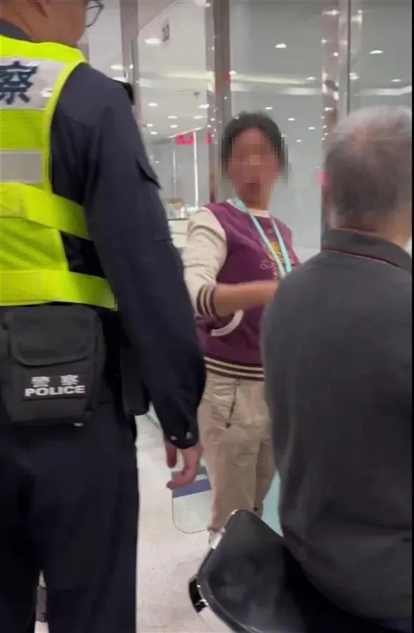 上海一老人欲过户房子给保姆，工作人员急得报警，最新进展