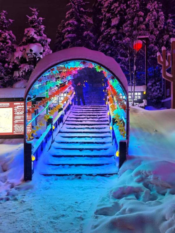 夜游雪乡，一不留神撞进了童话世界