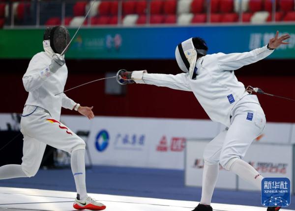 学青会丨黄宇轩获男子重剑个人金牌 学青会丨黄宇轩获男子重剑个人金牌