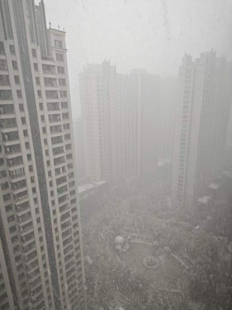 西安迎来今冬首场降雪 西安迎来今冬首场降雪