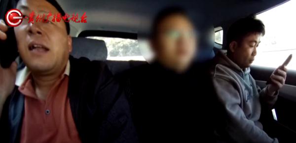 热恋两年发现“公务员”男友不对劲，女子悄悄去了派出所，结果…