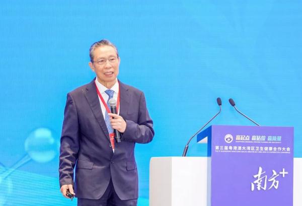 钟南山最新研判近期将有小高峰警惕混合感染