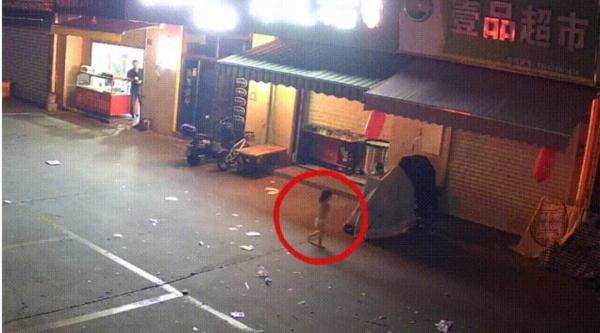 包子铺夫妇凌晨3点救助女童引热议 老板娘：为人父母都会这样做