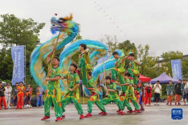 浙江温州：舞龙舞狮传承民俗