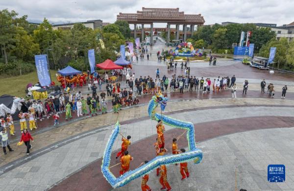 浙江温州：舞龙舞狮传承民俗