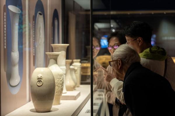 “域外遗珍：漳州窑瓷器特展”在中国航海博物馆开幕