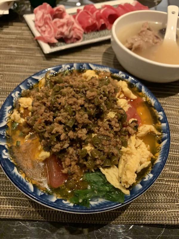 花12888元办年卡！把五星级酒店当食堂，网友：比外卖都划算