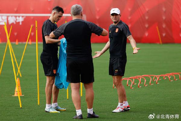 国足世预赛出征客场取消包机 足协领导不再督军