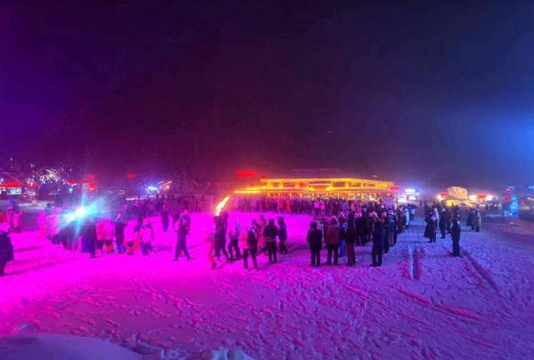 夜游雪乡，一不留神撞进了童话世界