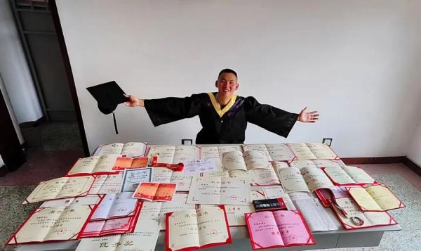 痛心!“00后”的他走了,年仅23岁 痛心!“00后”的他走了,年仅23岁