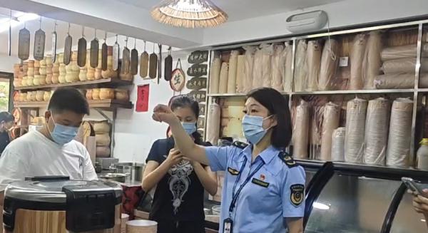 厦门岛内一网红餐馆被查！后厨大曝光……