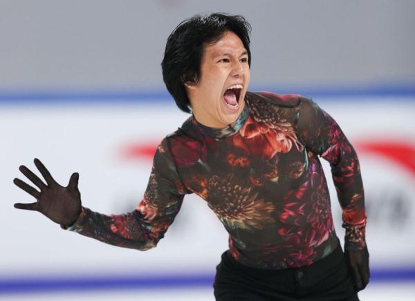 花样滑冰——中国杯:法国选手萧传文男子单人滑夺冠 花样滑冰——中国杯:法国选手萧传文男子单人滑夺冠