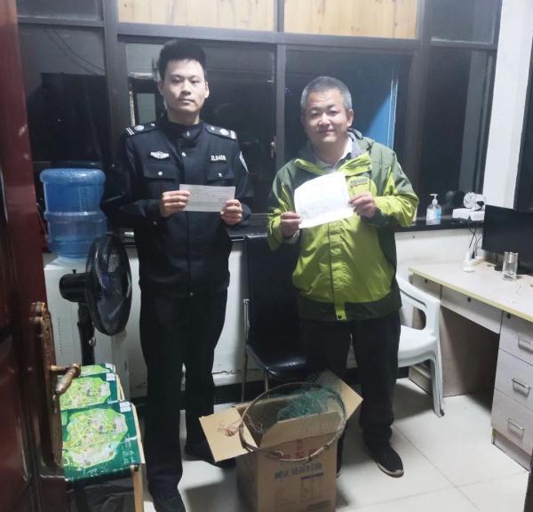 偷菜时“落网”！农户将“大老鼠”“扭送”到派出所，民警一看...