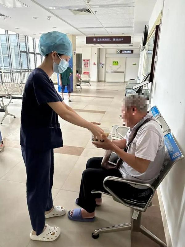 双向奔赴！“独守ICU外的老人”后续来了