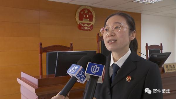 金毛犬未戴嘴套挣脱牵引绳咬伤泰迪犬 狗咬狗谁该负责？ 法院这样判！