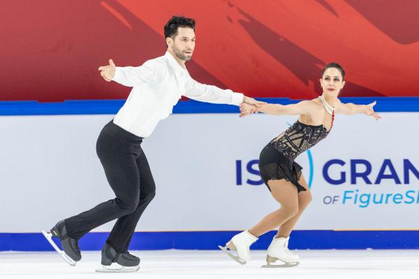 花样滑冰——中国杯:加拿大组合斯特拉托/德尚双人滑夺冠 花样滑冰——中国杯:加拿大组合斯特拉托/德尚双人滑夺冠