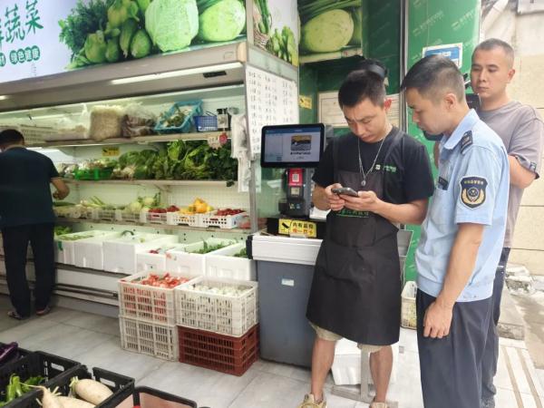 厦门岛内一网红餐馆被查！后厨大曝光……