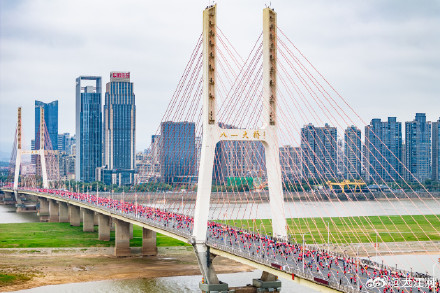 中国选手李芷萱夺得2023南昌马拉松女子全马冠军 中国选手李芷萱夺得2023南昌马拉松女子全马冠军