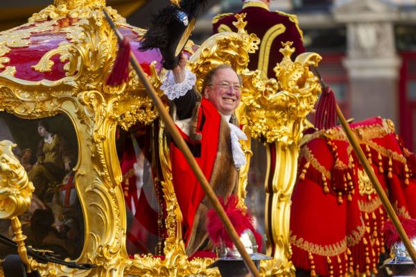 新任伦敦金融城市长举行就职巡游 新任伦敦金融城市长举行就职巡游