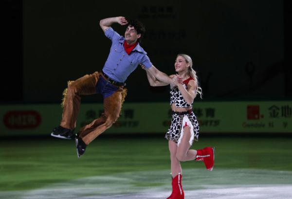 花样滑冰——中国杯:表演滑举行 花样滑冰——中国杯:表演滑举行