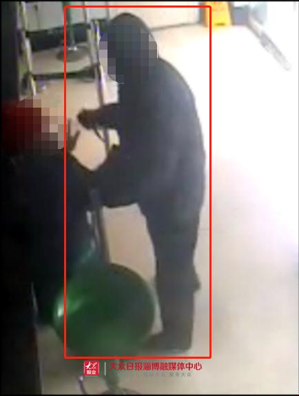 案子破了！13年前，就是他在淄博一地持刀抢银行