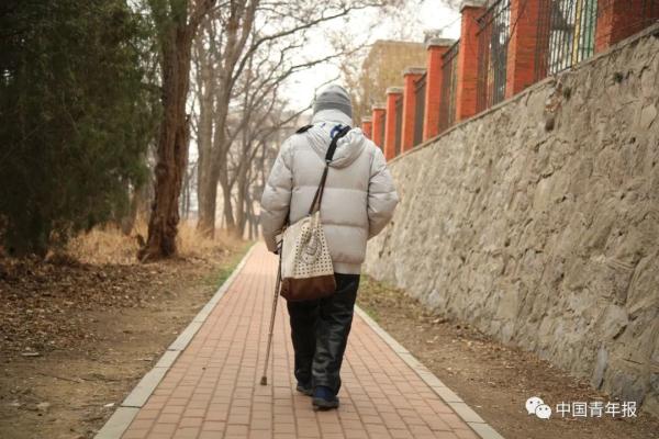 89岁还站着给学生上课的院士走了,这一幕仿佛就在昨天 89岁还站着给学生上课的院士走了,这一幕仿佛就在昨天