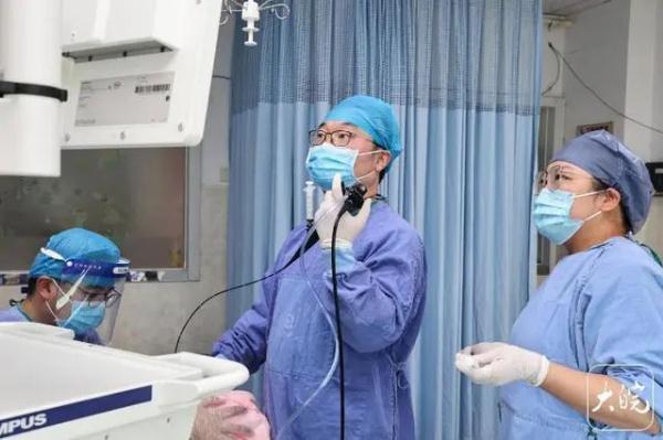 一天67例“洗肺”,7岁男童肺部实变,关于支原体肺炎的重要提醒→ 一天67例“洗肺”,7岁男童肺部实变,关于支原体肺炎的重要提醒→