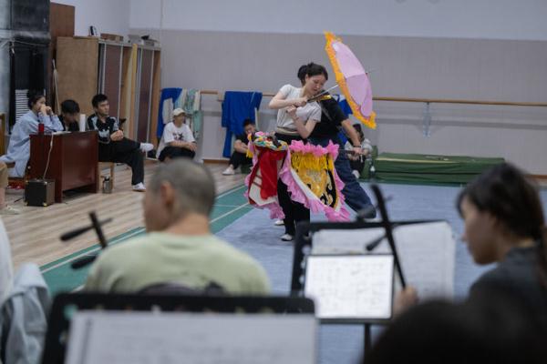 百年古韵育新声 荆楚梨园绽芳华