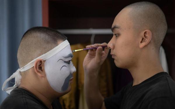 百年古韵育新声 荆楚梨园绽芳华