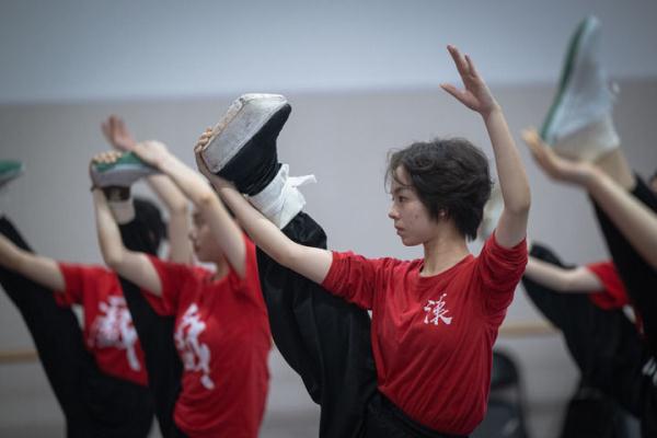 百年古韵育新声 荆楚梨园绽芳华