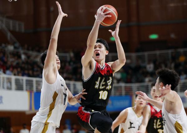 学青会&middot;全天综合丨陈妤颉200米成绩再超大学组