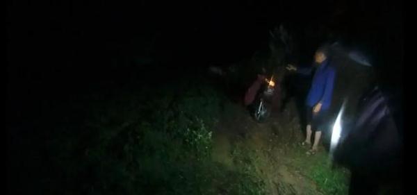 雨夜凌晨，临沂一村子里出现了一群“庞然大物”