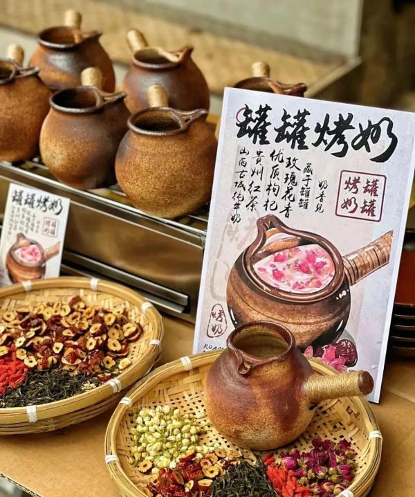 突然爆火!昆明一夜市平均100米就有一家,主打性价比高…… 突然爆火!昆明一夜市平均100米就有一家,主打性价比高……