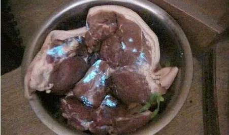 吃剩的红烧鱼后半夜发绿光？原来是感染了这种菌