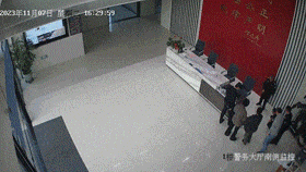 偷菜时“落网”，农户将其“扭送”到派出所……