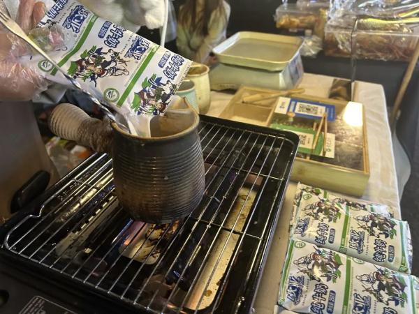 突然爆火!昆明一夜市平均100米就有一家,主打性价比高…… 突然爆火!昆明一夜市平均100米就有一家,主打性价比高……