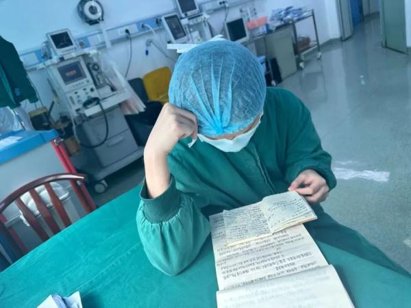 成都街头跪地救人的两位甘孜姑娘找到了 成都街头跪地救人的两位甘孜姑娘找到了