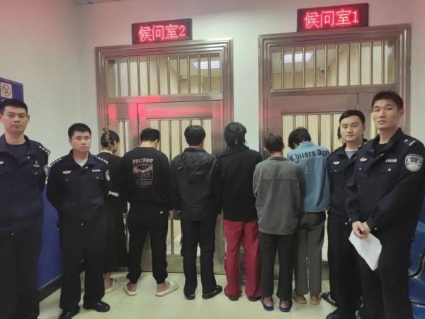 江西一“老师”被抓!细节曝光... 江西一“老师”被抓!细节曝光...