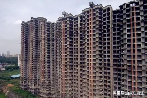 买到烂尾楼用榔头砸向女律师的曹先生，这辈子可能也无法翻身了