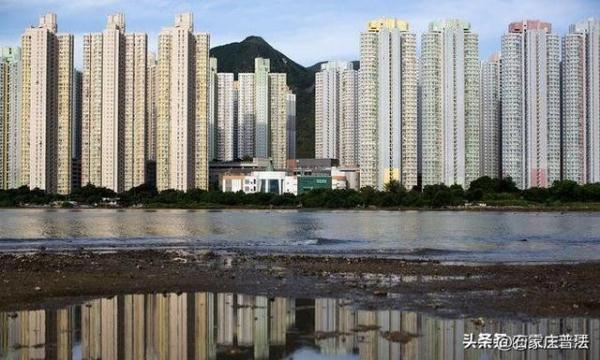 买到烂尾楼用榔头砸向女律师的曹先生，这辈子可能也无法翻身了