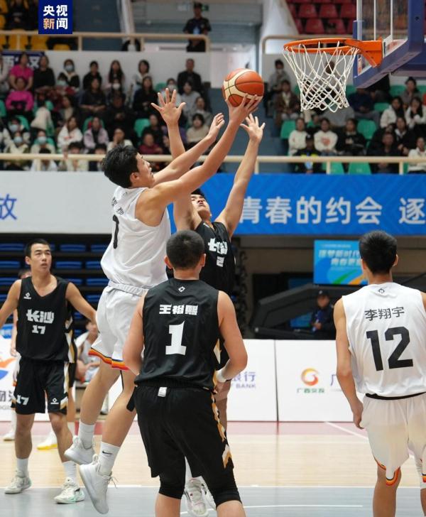 首届学青会篮球(公开组)18岁以下组比赛收官 男子组和女子组冠军出炉 首届学青会篮球(公开组)18岁以下组比赛收官 男子组和女子组冠军出炉