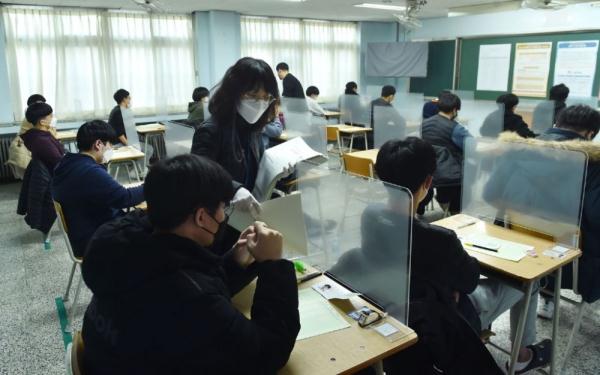 韩国高考进入倒计时 多方力保考试顺利