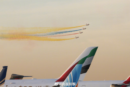 绝美！八一飞行表演队迪拜航展高清大片