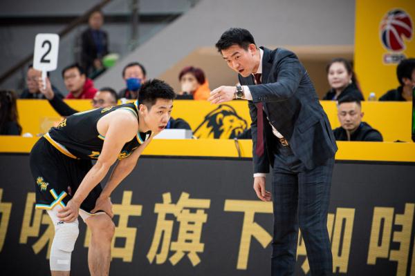 孙铭徽37分助广厦赢得“浙江德比” 孙铭徽37分助广厦赢得“浙江德比”