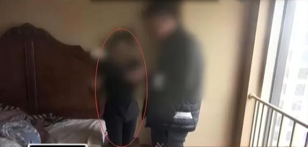 她29岁不用工作,住豪宅、开豪车,每月零花钱5万还不够...... 她29岁不用工作,住豪宅、开豪车,每月零花钱5万还不够......