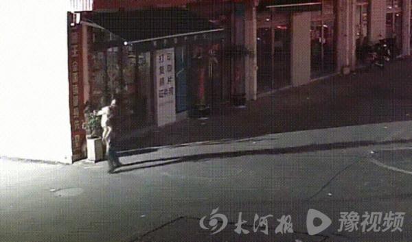 深夜救助女童的河南夫妇又做善事:奖金换成包子送给环卫工 深夜救助女童的河南夫妇又做善事:奖金换成包子送给环卫工