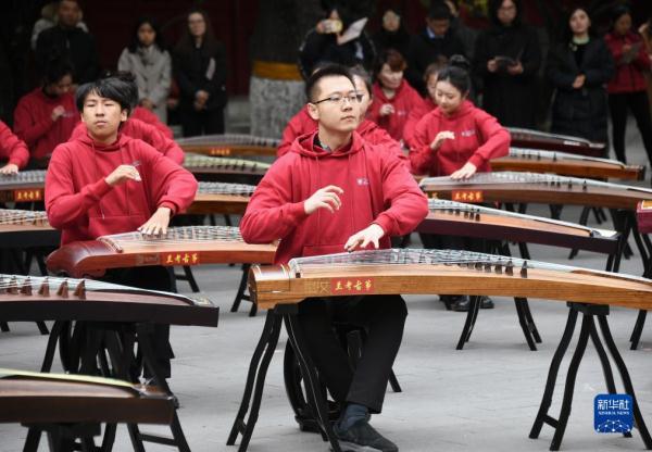 百架“兰考古筝”亮相中央音乐学院