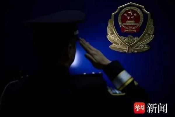 缉毒警为卧底10天减重25斤,曾被患有艾滋病毒贩咬伤 缉毒警为卧底10天减重25斤,曾被患有艾滋病毒贩咬伤