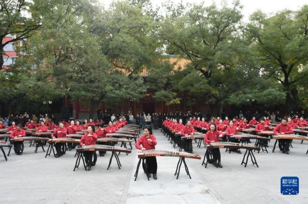 百架“兰考古筝”亮相中央音乐学院